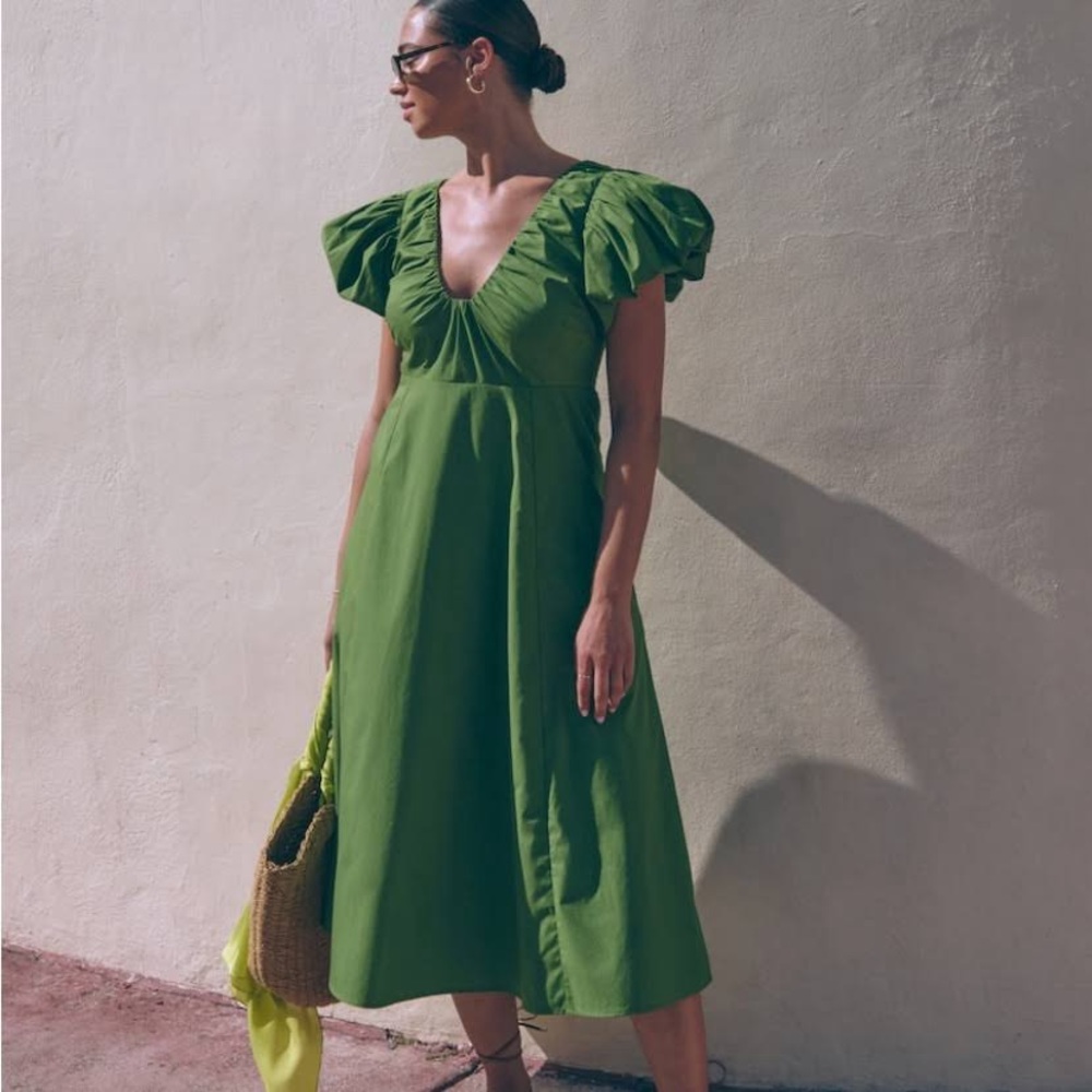 Abercrombie Puff Sleeve Plunge Midi Dress in green